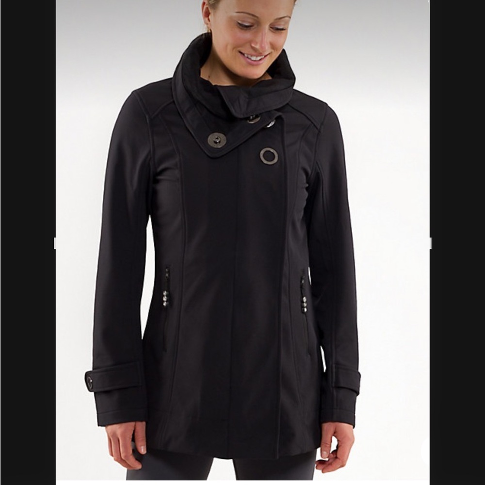 Lululemon Audrey jacket, black, size 4, excellent condition, barely worn. RARE.